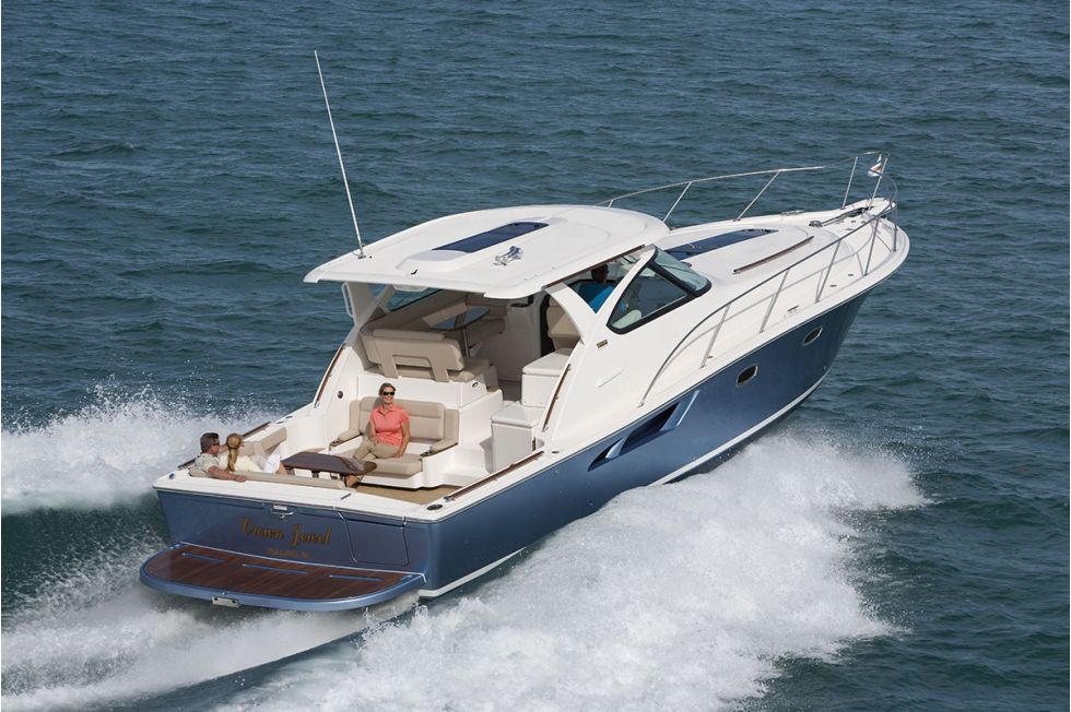 Knoxville Yacht Sales Tiara Dealer