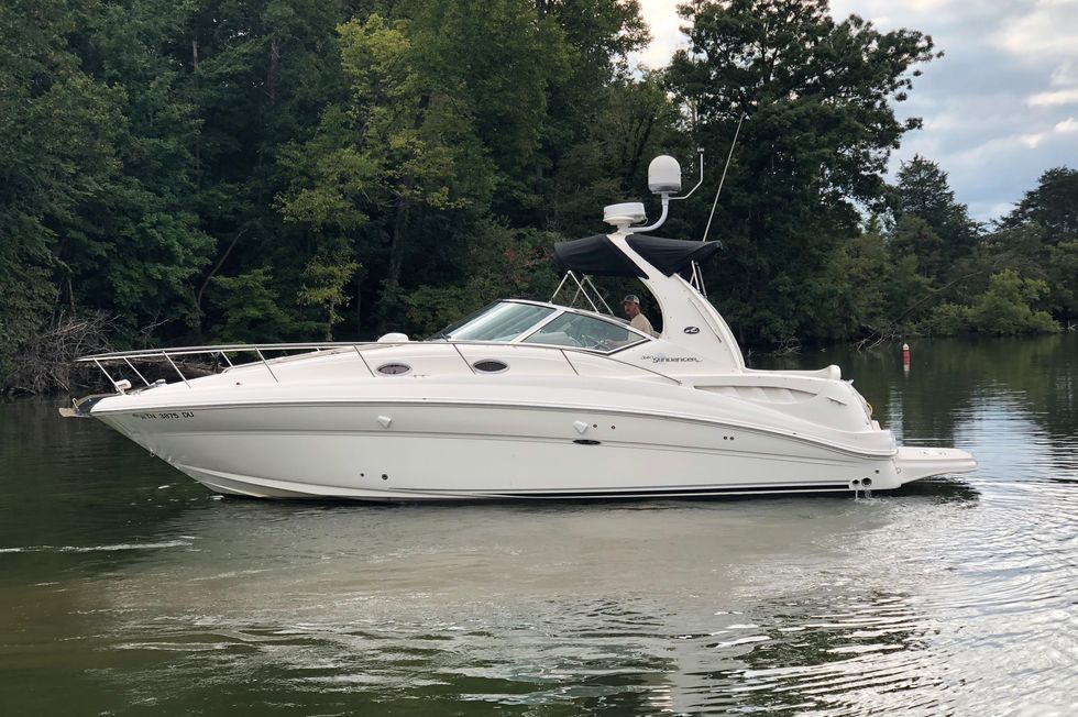 Explore Sea Ray Boats For Sale View This 2006 Sea Ray 320 Sundancer For Sale At Knoxville Yacht Sales Located In Knoxville Tn